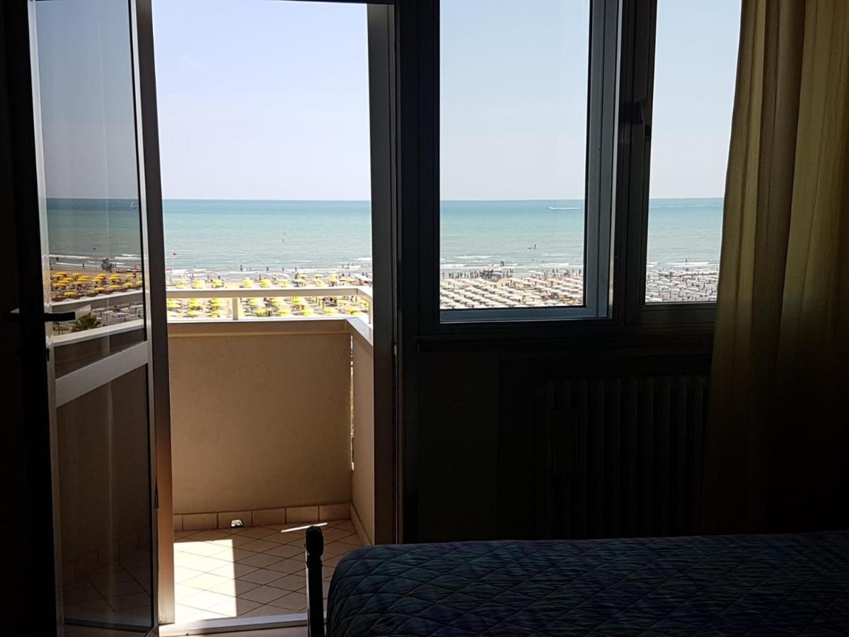 Appartamento Fronte Mare Rimini Extérieur photo