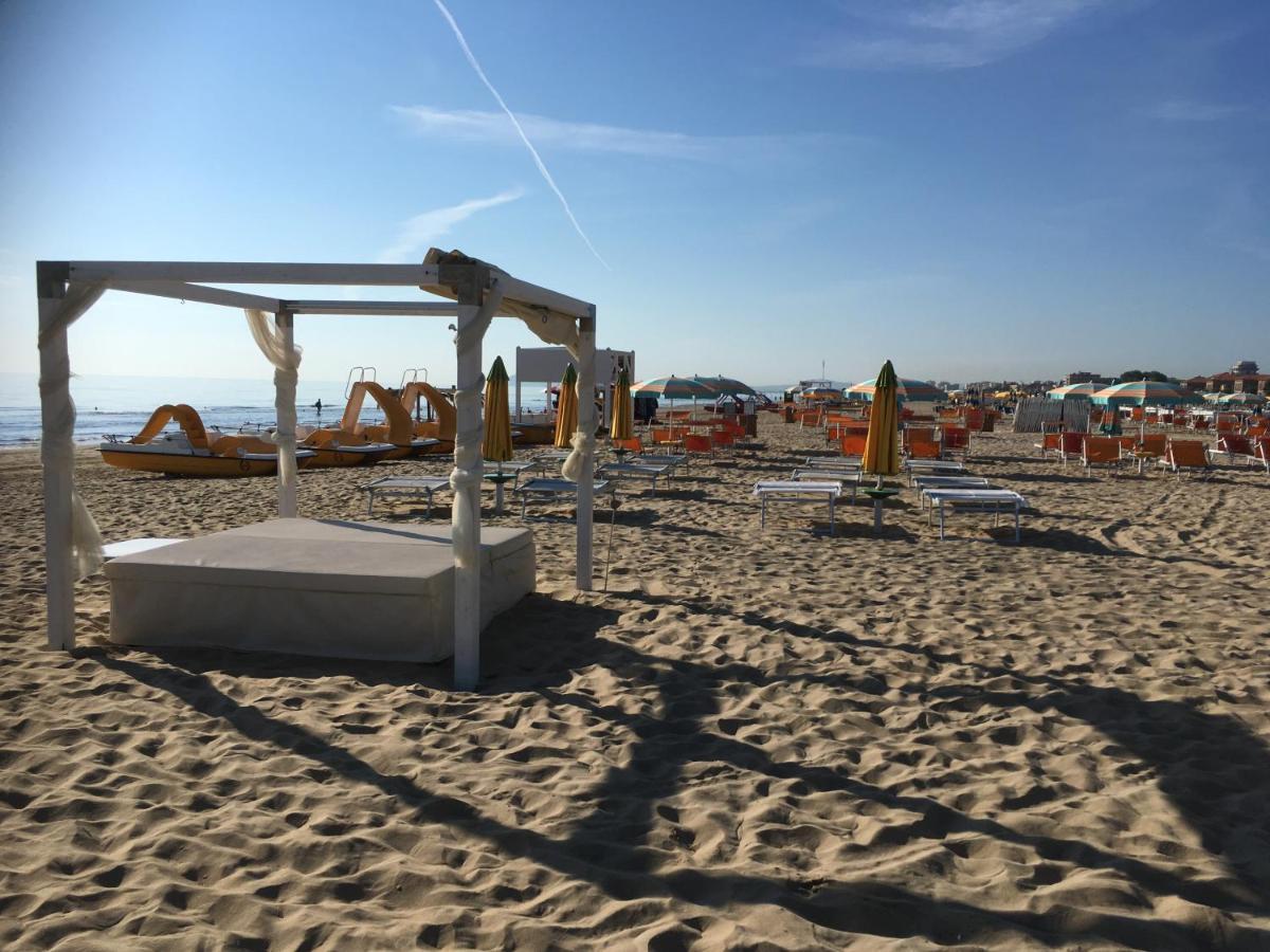 Appartamento Fronte Mare Rimini Extérieur photo