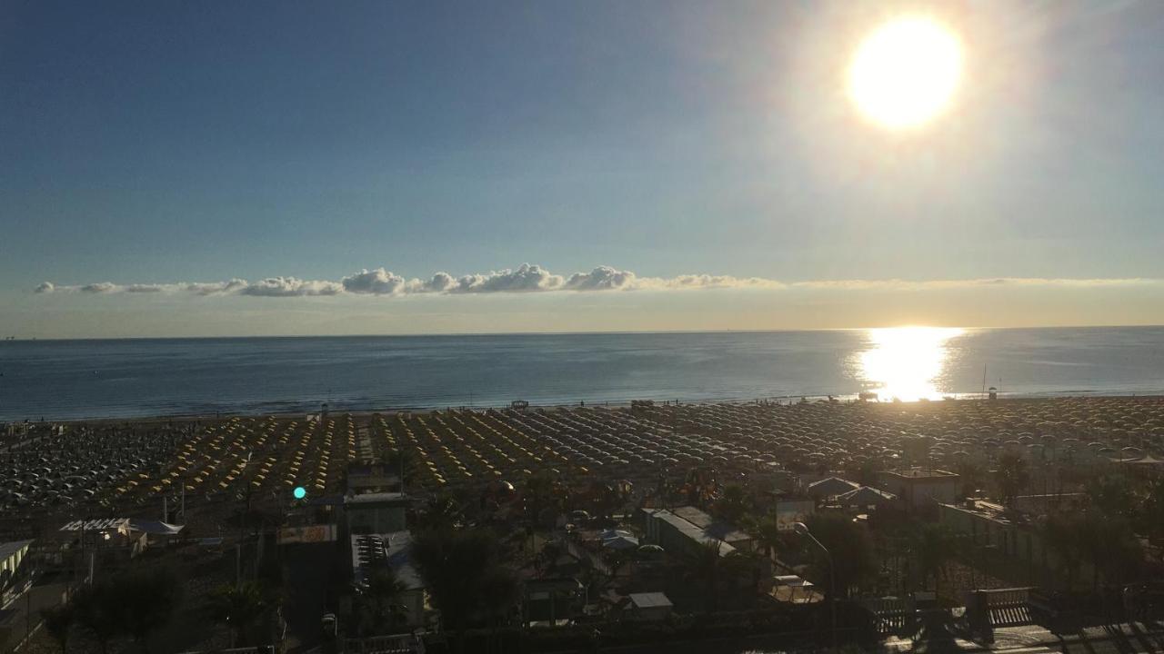 Appartamento Fronte Mare Rimini Extérieur photo