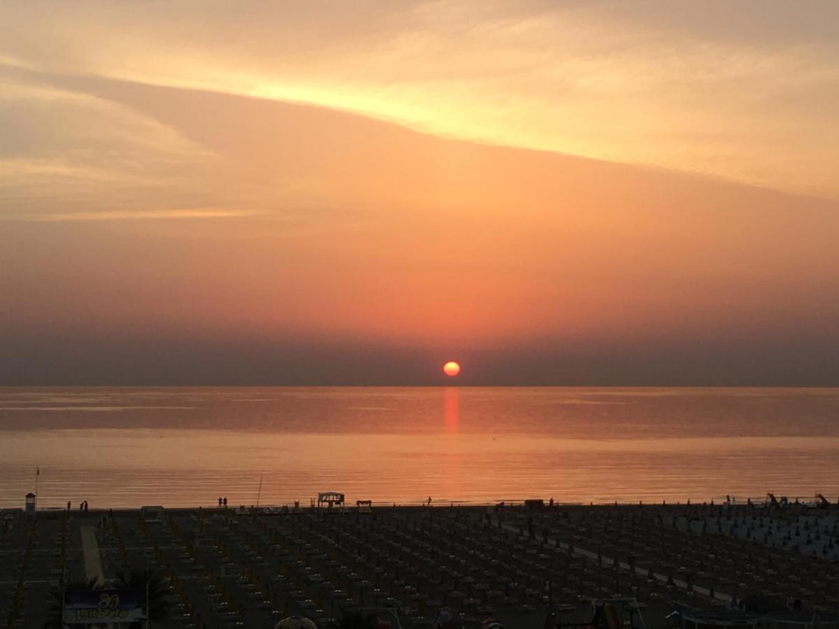 Appartamento Fronte Mare Rimini Extérieur photo